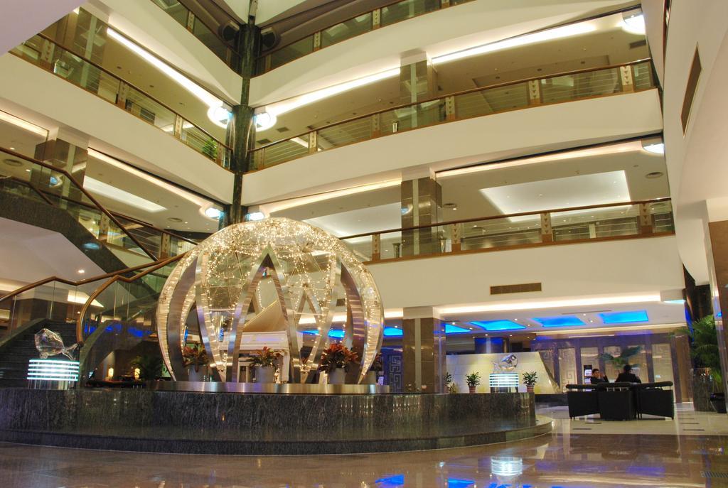 Howard Johnson Ginwa Plaza Hotel Xi'an  Buitenkant foto